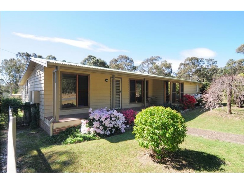 41 Mortimer Road, Falls Creek NSW 2540