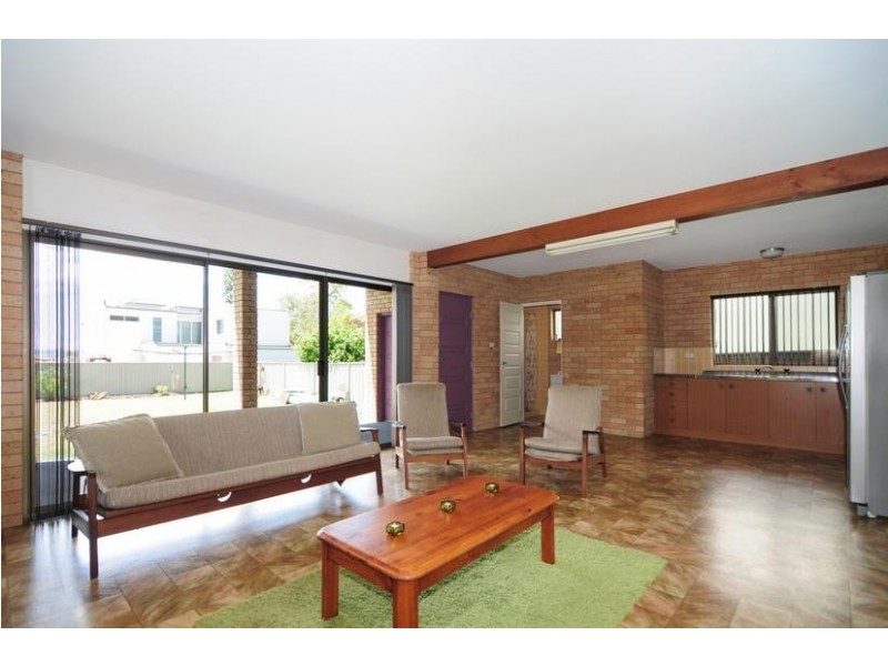 8 Elizabeth Drive, Vincentia NSW 2540