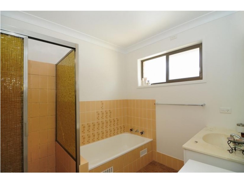 8 Elizabeth Drive, Vincentia NSW 2540