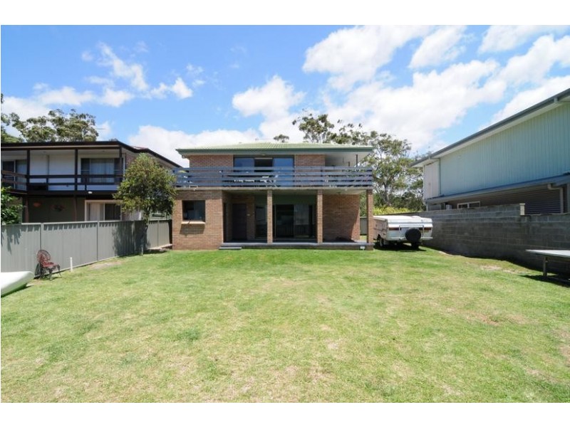 8 Elizabeth Drive, Vincentia NSW 2540
