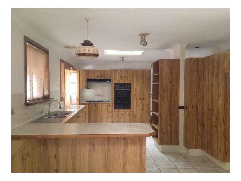 8 Waddell Street, Huskisson NSW 2540