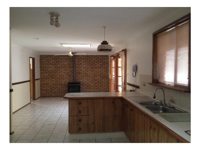 8 Waddell Street, Huskisson NSW 2540