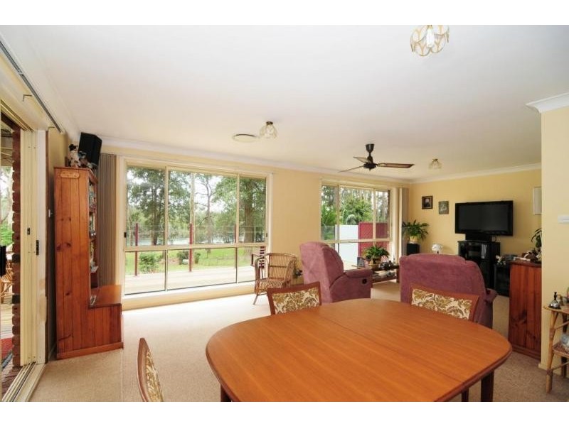 15 Streamside Street, Woollamia NSW 2540