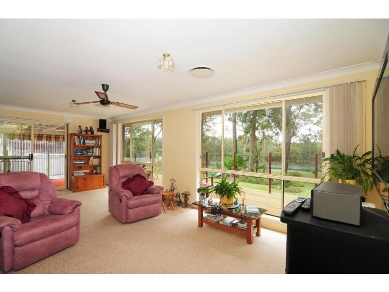 15 Streamside Street, Woollamia NSW 2540