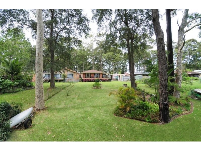 15 Streamside Street, Woollamia NSW 2540