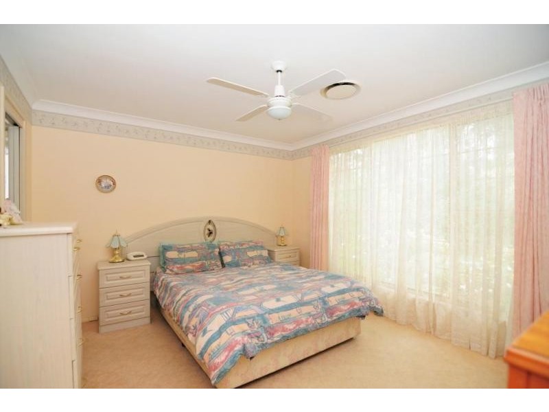 15 Streamside Street, Woollamia NSW 2540