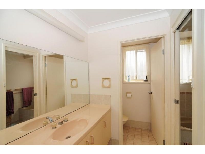 15 Streamside Street, Woollamia NSW 2540