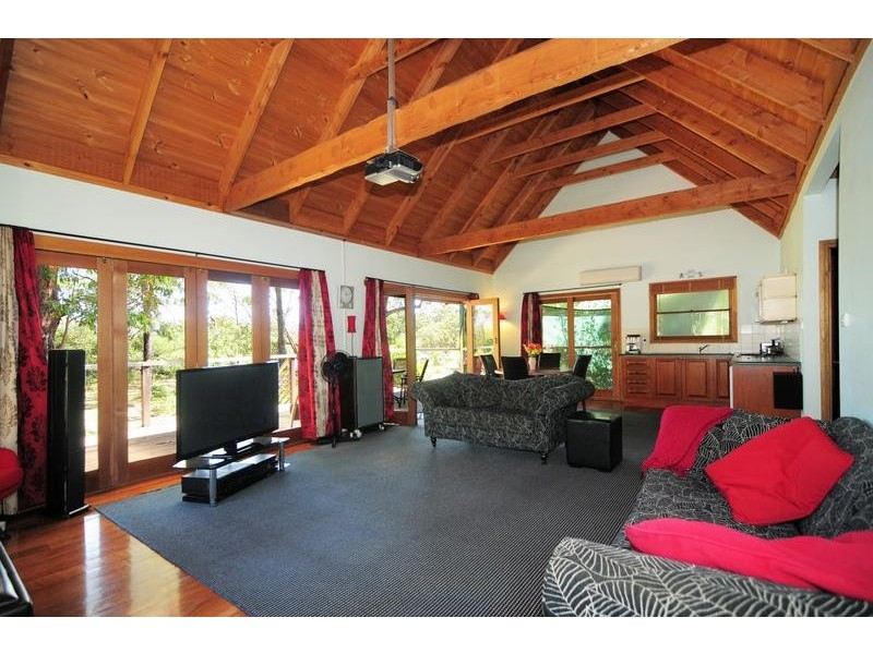 29 Edendale Street, Woollamia NSW 2540