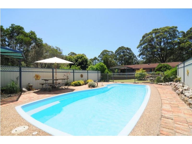 61 McArthur Drive/328 Jervis Bay Road, Falls Creek NSW 2540