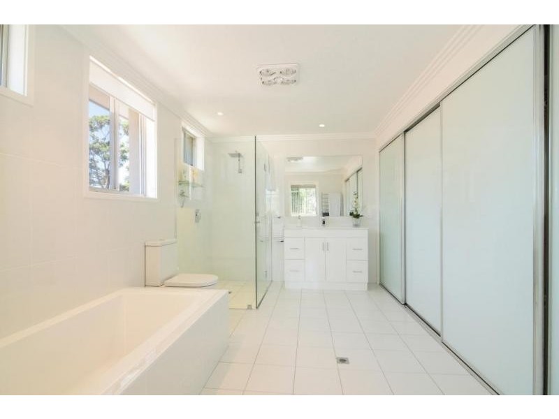 18 Greville Avenue, Sanctuary Point NSW 2540