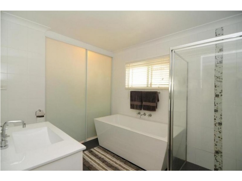 8 Sheeran Street, Old Erowal Bay NSW 2540