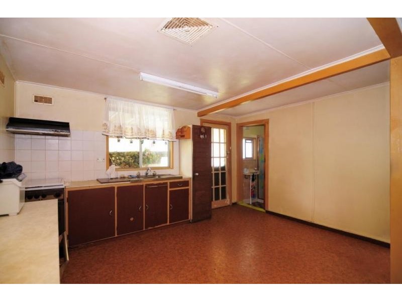 124 Tallyan Point Road, Basin View NSW 2540