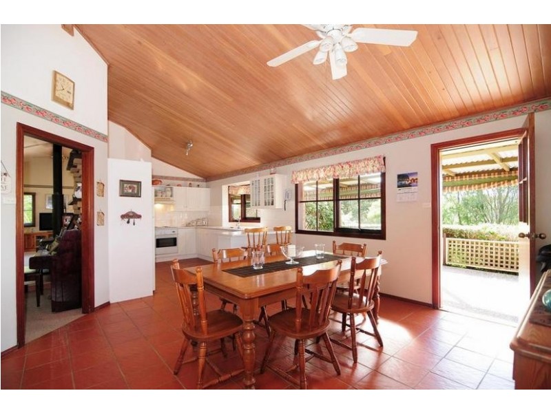 775e Falls Road, Falls Creek NSW 2540