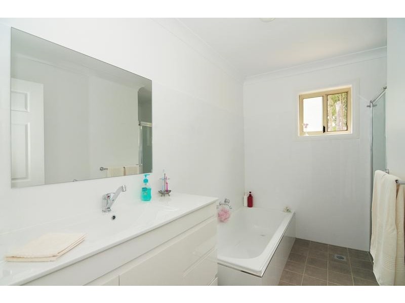 11 Fitzpatrick Street, Old Erowal Bay NSW 2540