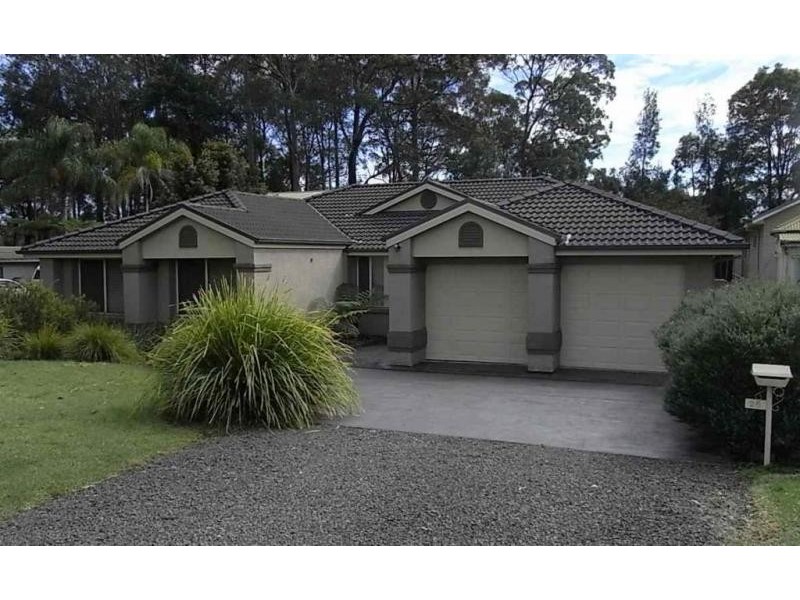 25 Streamside Street, Woollamia NSW 2540