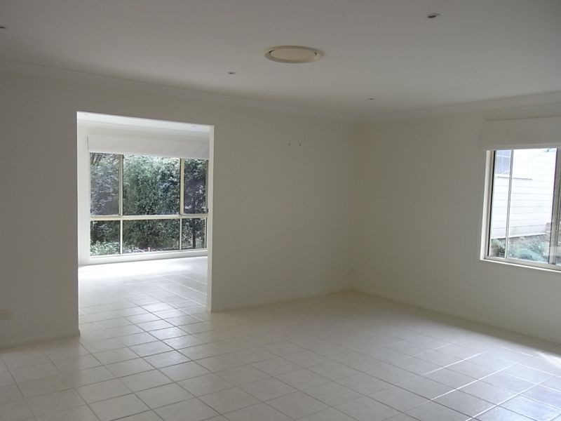 25 Streamside Street, Woollamia NSW 2540