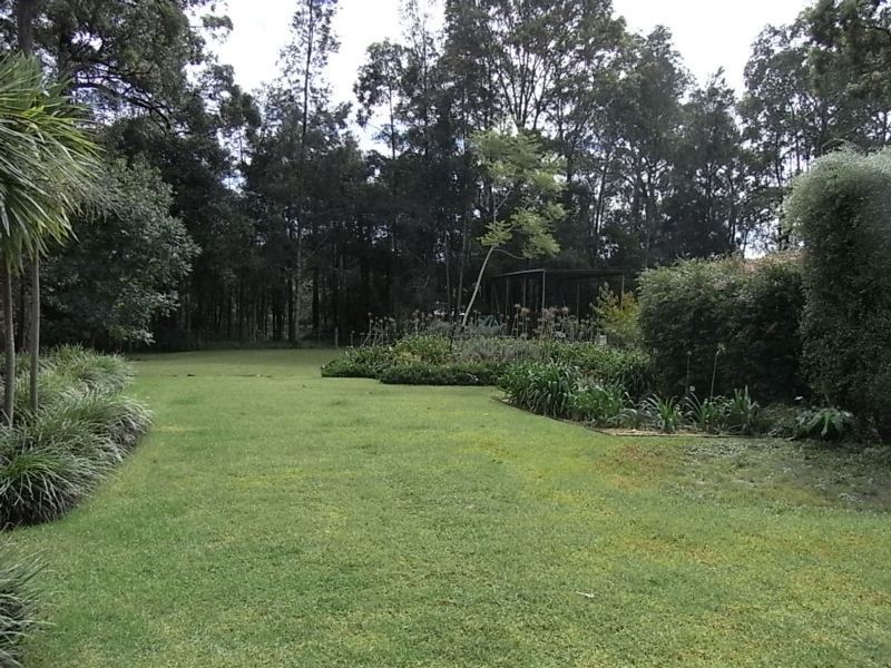 25 Streamside Street, Woollamia NSW 2540