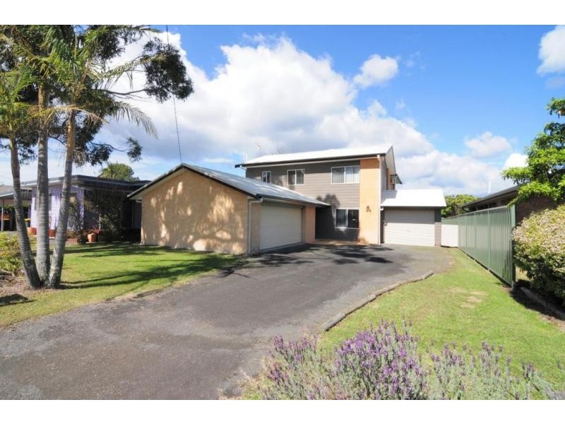 12 June Avenue, Basin View NSW 2540