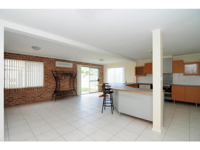 12 June Avenue, Basin View NSW 2540
