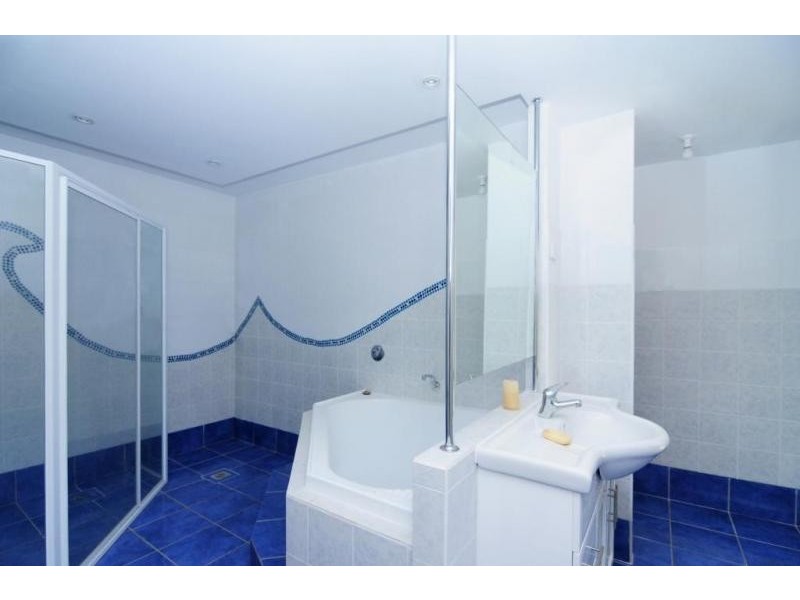 12 June Avenue, Basin View NSW 2540