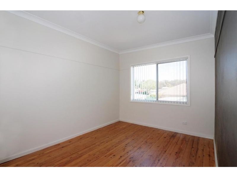 12 June Avenue, Basin View NSW 2540