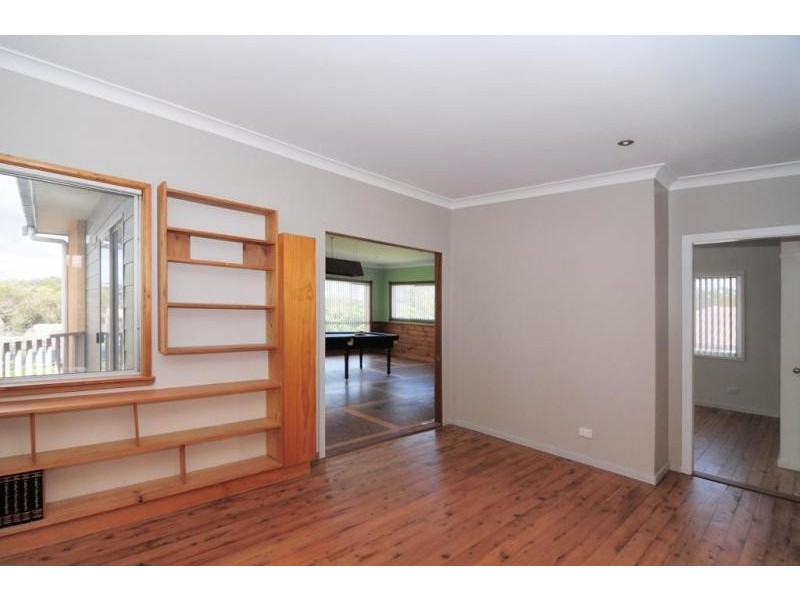 12 June Avenue, Basin View NSW 2540