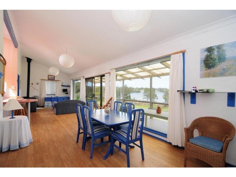 18 Caulfield Parade, Old Erowal Bay NSW 2540