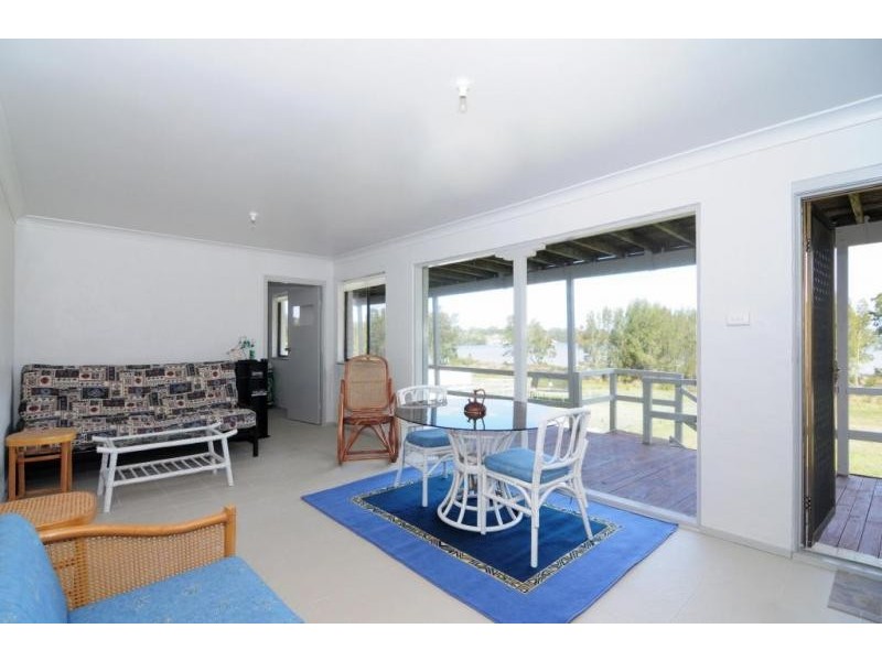 18 Caulfield Parade, Old Erowal Bay NSW 2540