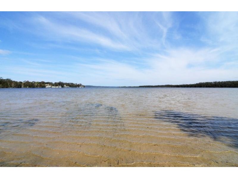 18 Caulfield Parade, Old Erowal Bay NSW 2540