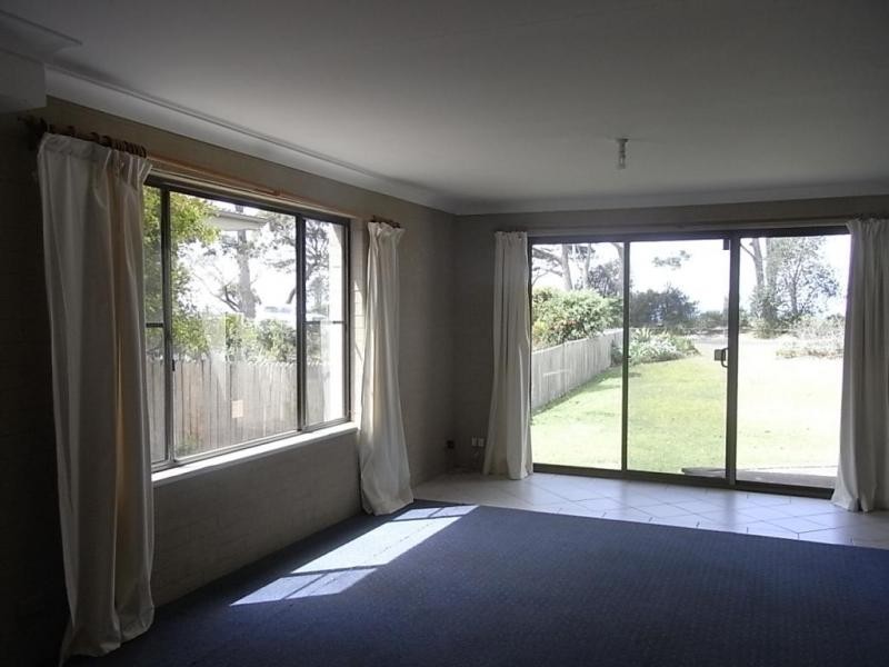 1/5 Beach Street, Huskisson NSW 2540