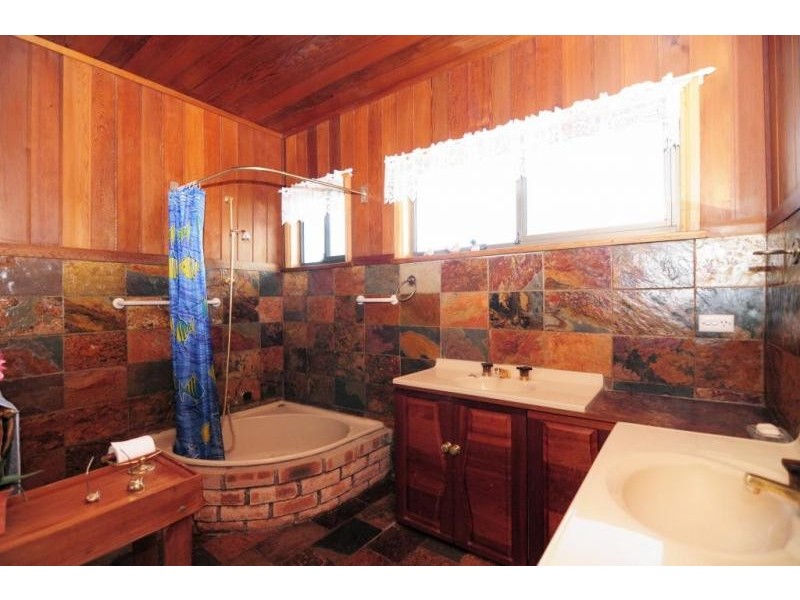 77 Sanctuary Point Road, Sanctuary Point NSW 2540