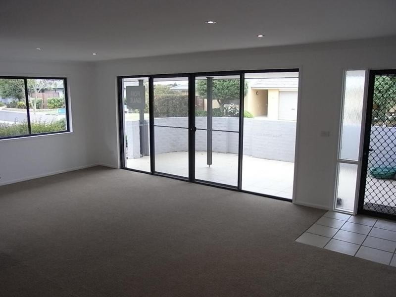 11 Walterhood Parade, Worrowing Heights NSW 2540