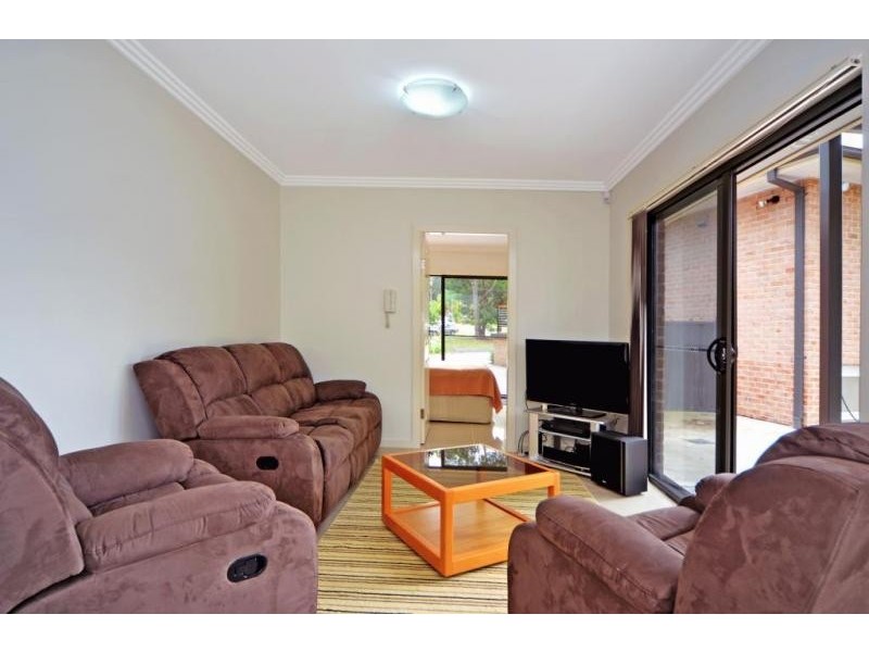 8 Tilbrook Avenue, St Georges Basin NSW 2540