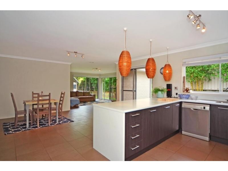 10 Hogbin Crescent, Sanctuary Point NSW 2540