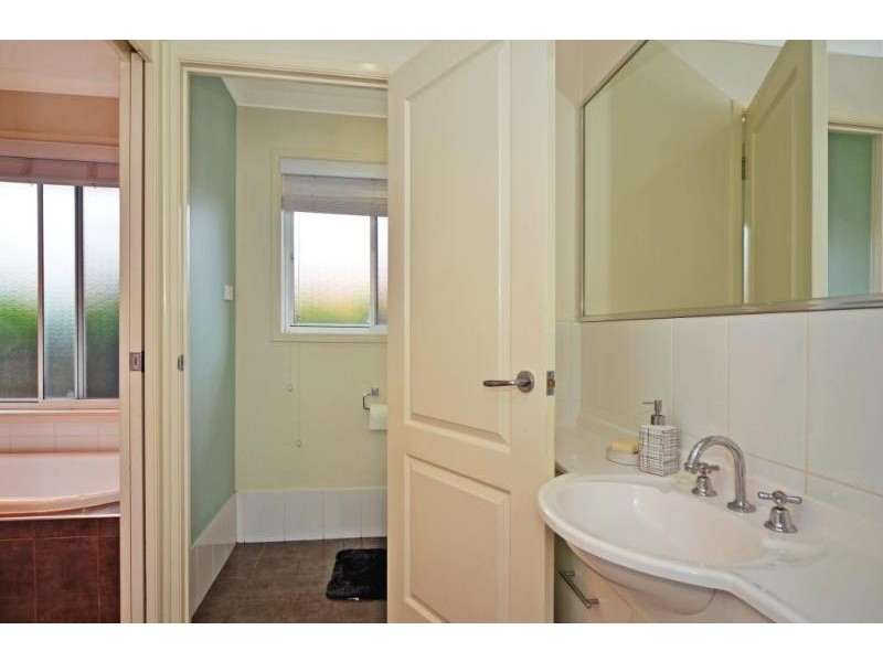 10 Hogbin Crescent, Sanctuary Point NSW 2540