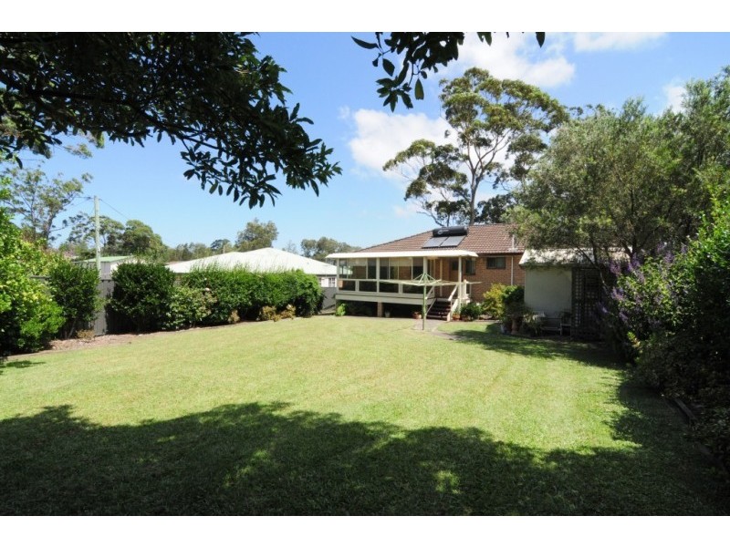 6 Kevin Crescent, St Georges Basin NSW 2540