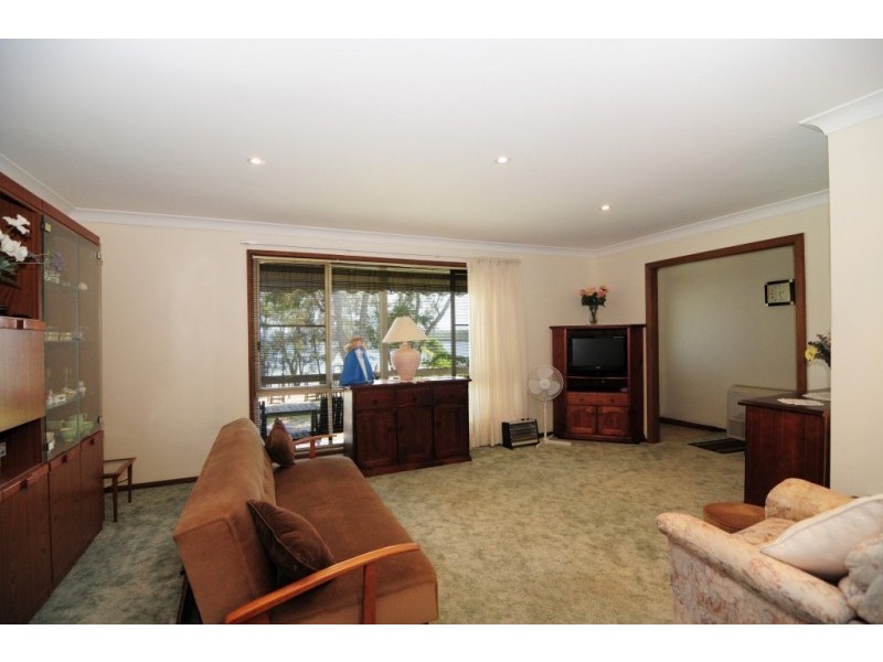 6 Kevin Crescent, St Georges Basin NSW 2540