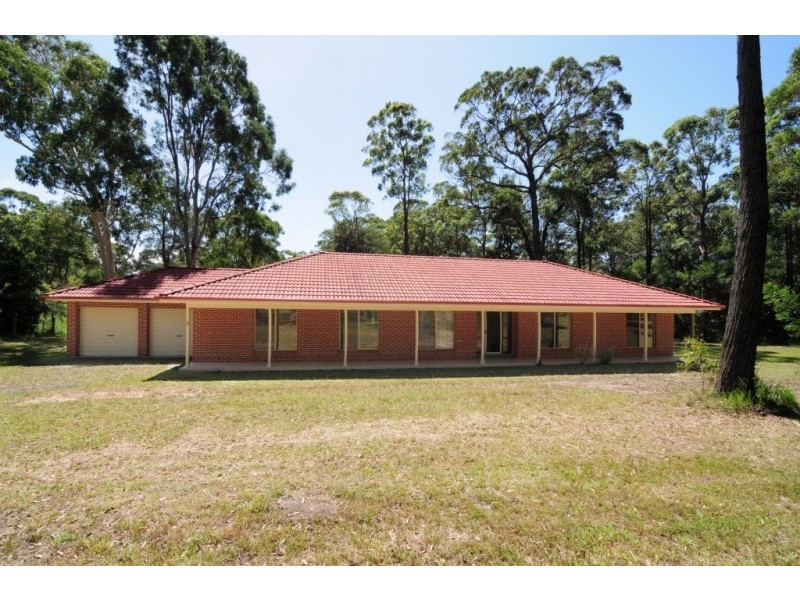 18 Knoll Parade, Woollamia NSW 2540