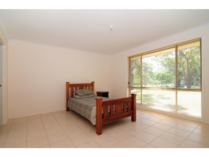 18 Knoll Parade, Woollamia NSW 2540
