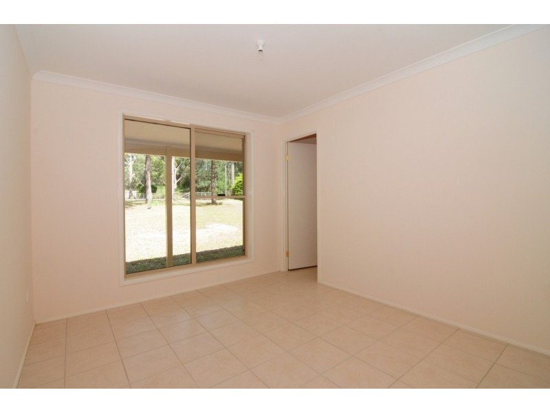 18 Knoll Parade, Woollamia NSW 2540