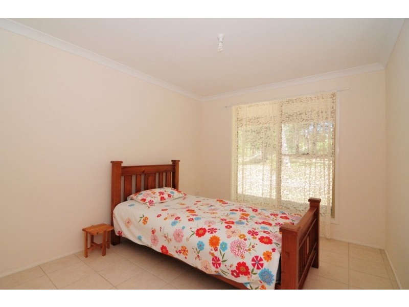 18 Knoll Parade, Woollamia NSW 2540