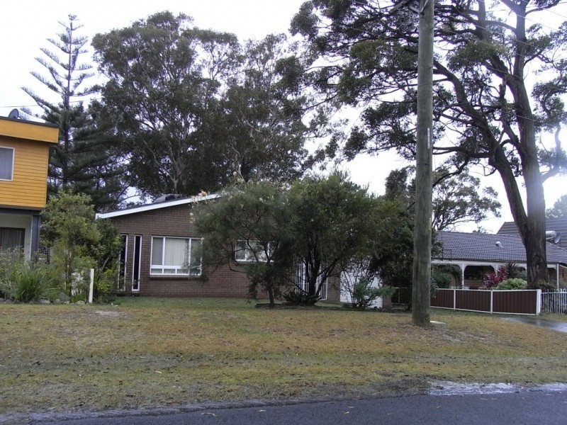 129 Waratah Crescent, Sanctuary Point NSW 2540