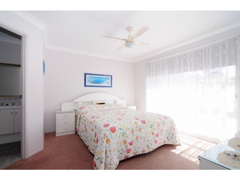 40 Cammaray Drive, St Georges Basin NSW 2540