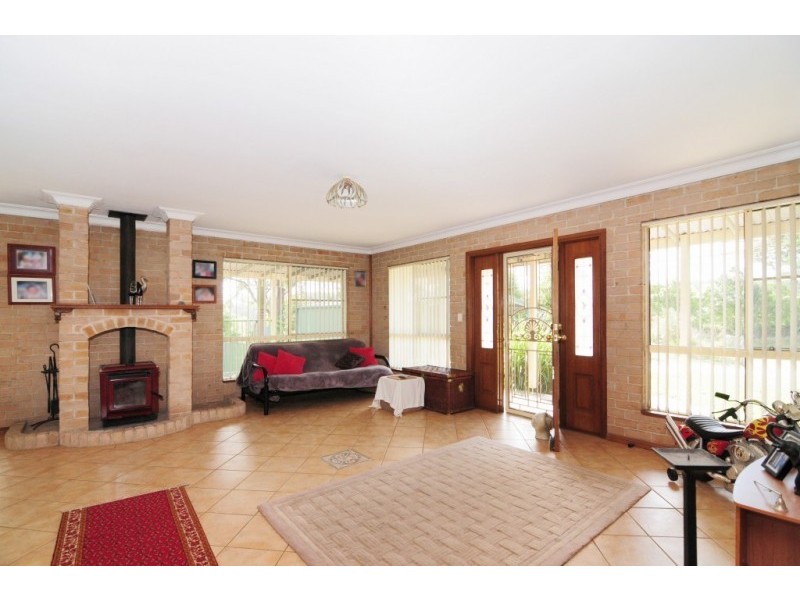 4 Pine Forest Road, Tomerong NSW 2540