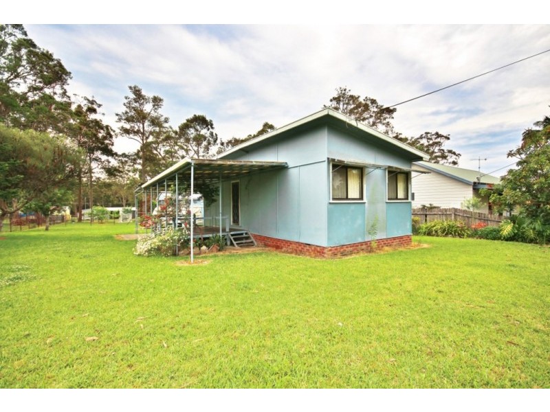 11 First Avenue, Erowal Bay NSW 2540