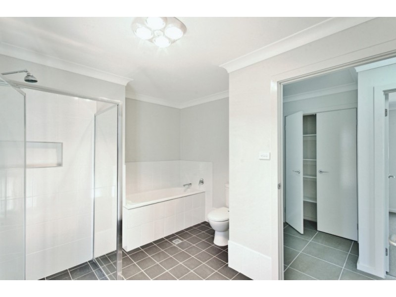 18a Hewitt Avenue, St Georges Basin NSW 2540