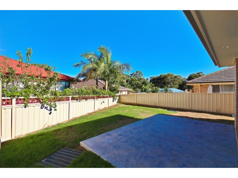 18a Hewitt Avenue, St Georges Basin NSW 2540