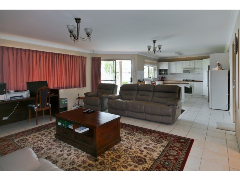 17 Tahnee Street, Sanctuary Point NSW 2540