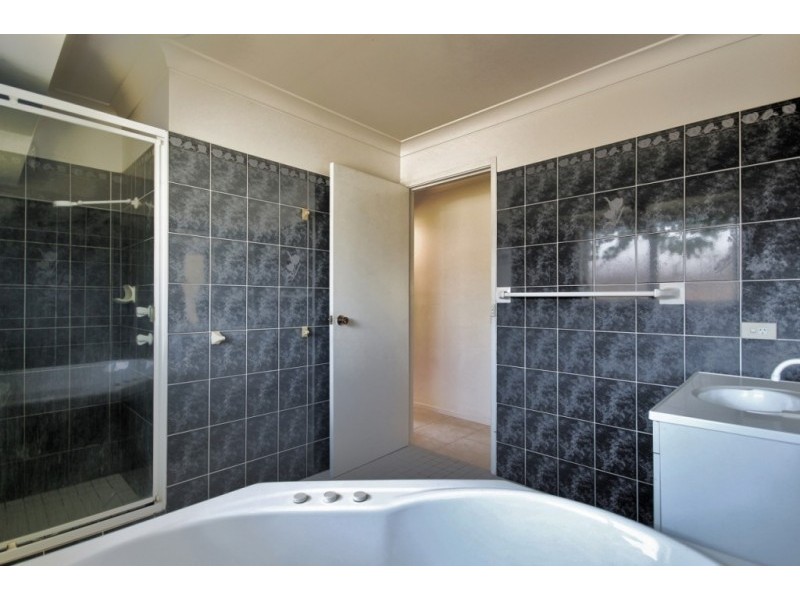 6 Moroney Avenue, St Georges Basin NSW 2540