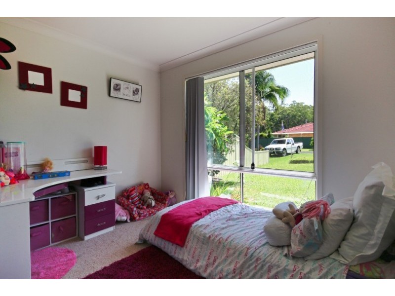 6 Moroney Avenue, St Georges Basin NSW 2540
